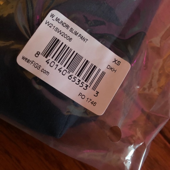 FIGS Women’s Mundri Scrub pants- Dark Harbor - Picture 7 of 9